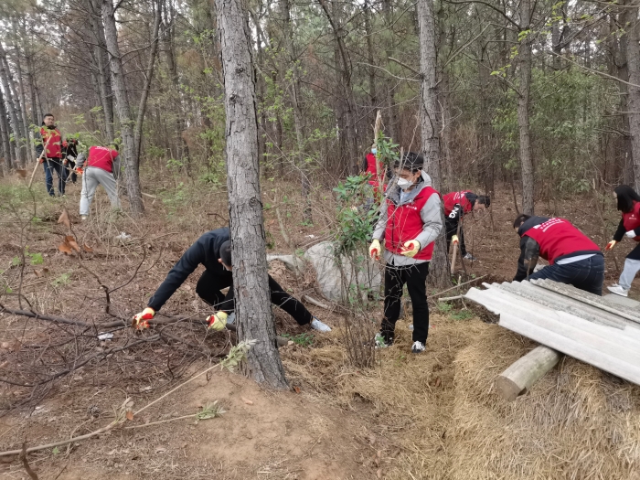 荊(jīng)門分院(yuan)開展“學(xué)雷鋒助(zhù)力鄉村(cun)振興，關(guān)愛中國(guo)好人陳(chén)梅林”志(zhì)願活動(dòng)03